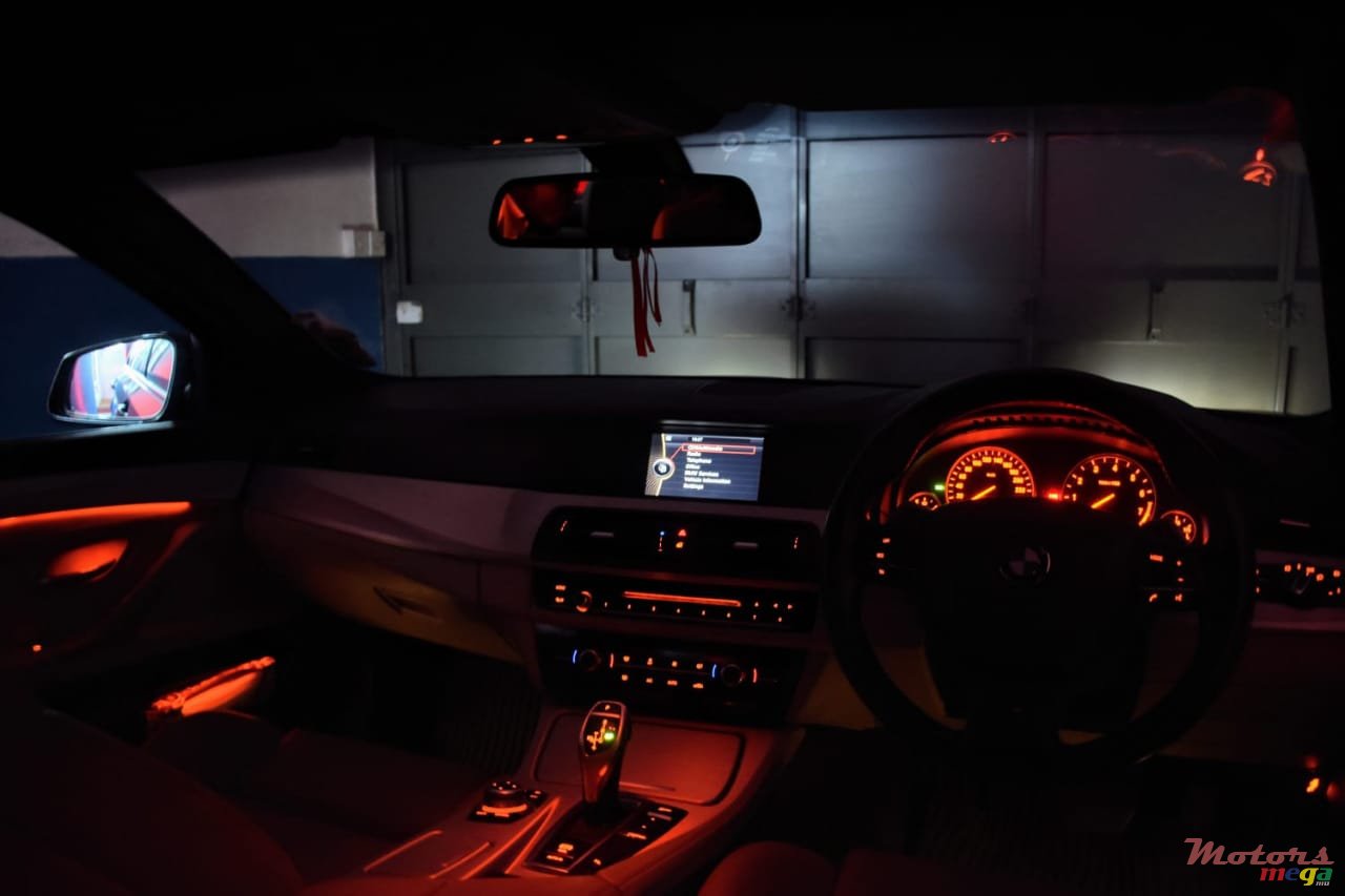 2013' BMW 520 M package photo #7