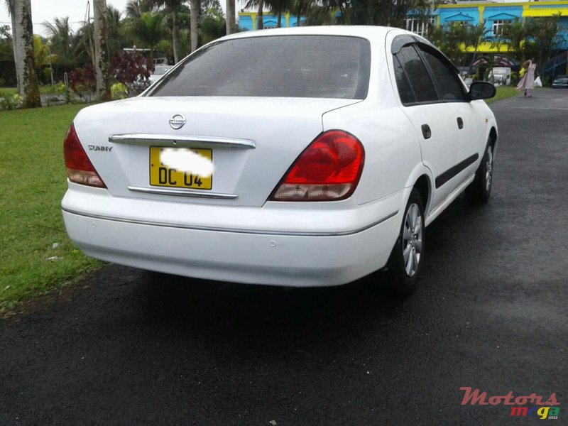 2004' Nissan Sunny photo #2