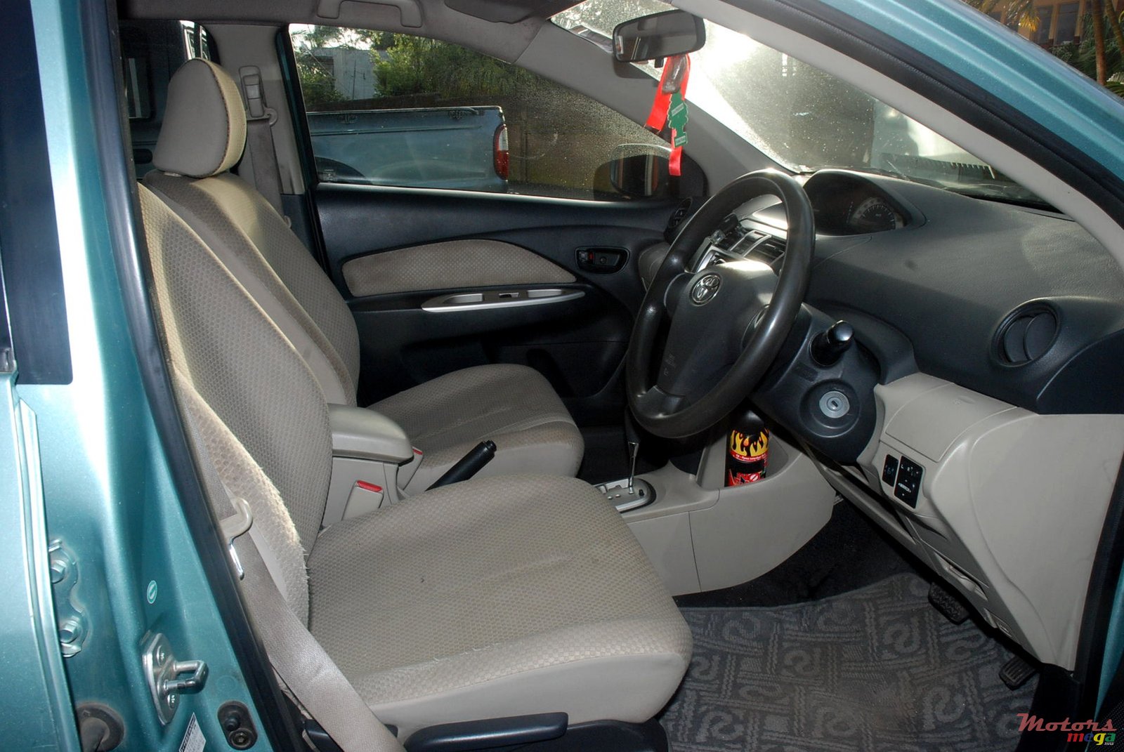 2006' Toyota Yaris photo #3