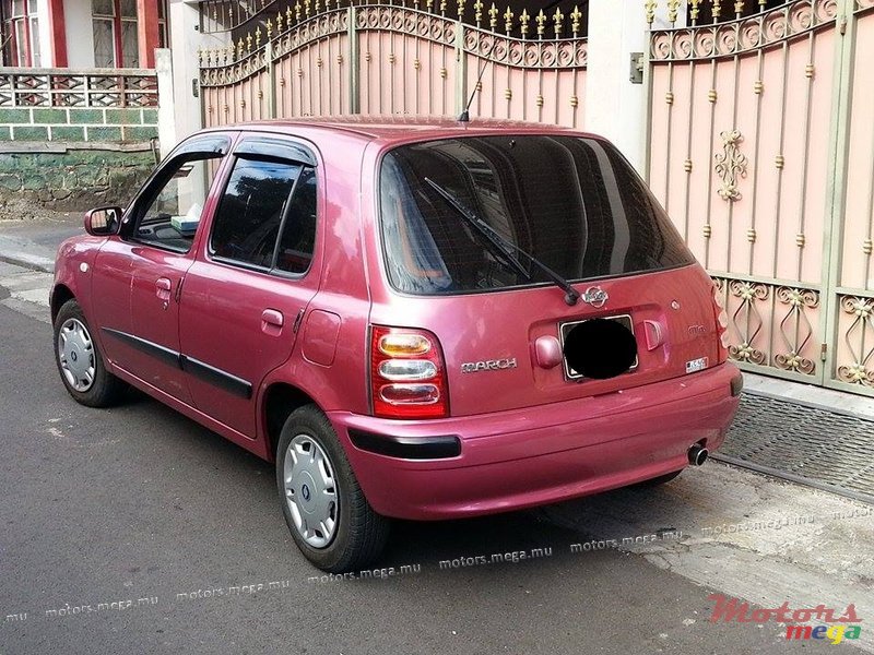 2000' Nissan photo #3