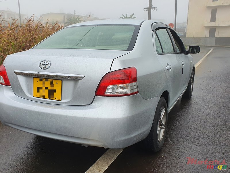 2007' Toyota Belta photo #2