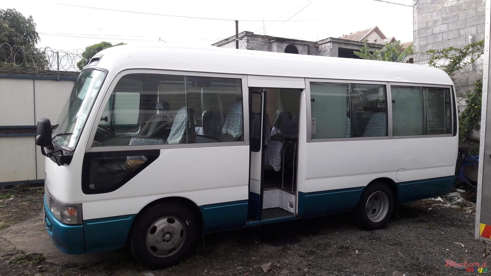 1999' Toyota photo #3