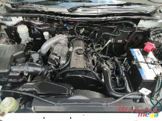 2012' Mitsubishi L 200 photo #3