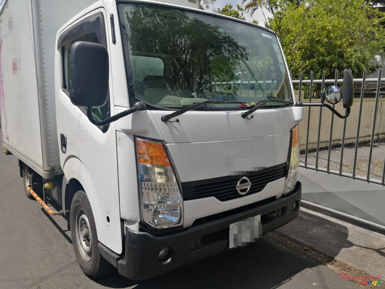 2010' Nissan photo #5