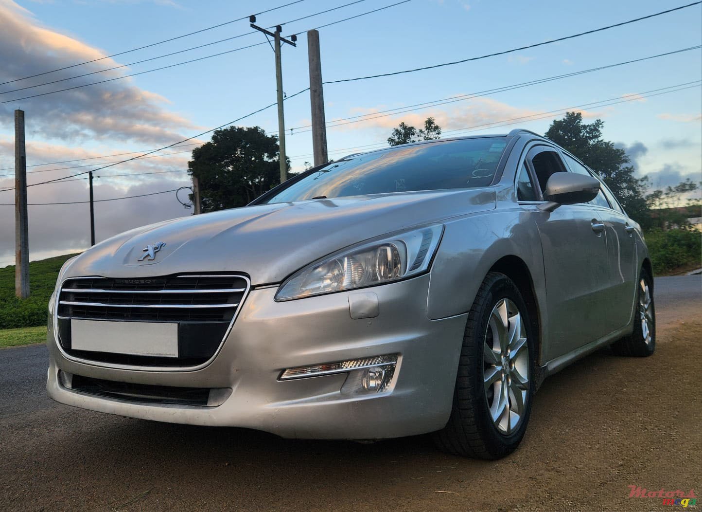 2012' Peugeot 508 SW photo #1
