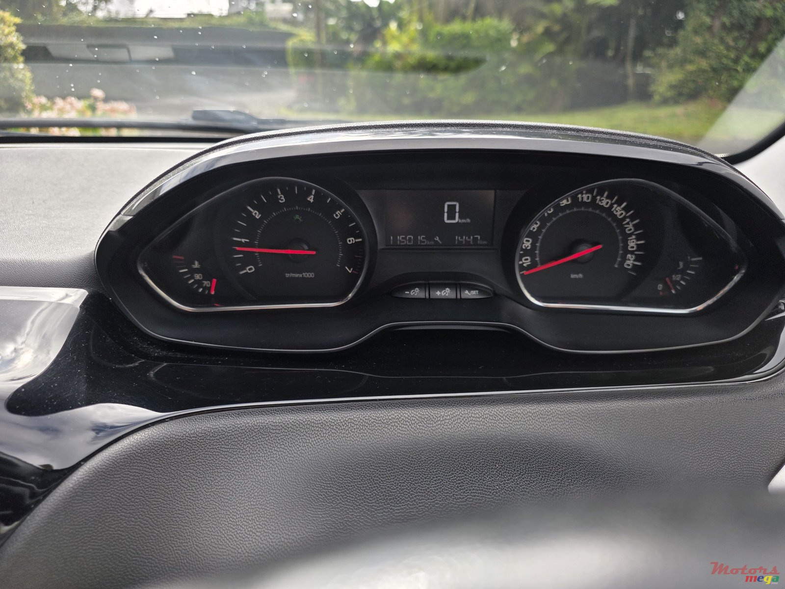 2013' Peugeot 208 photo #4