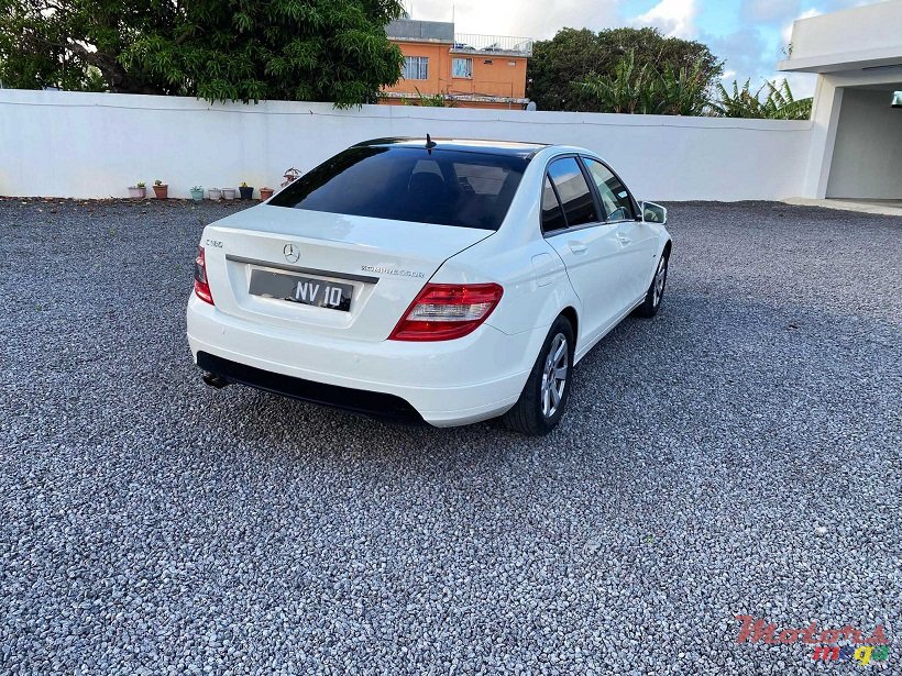 2010' Mercedes-Benz C180 1.6L Manual photo #2