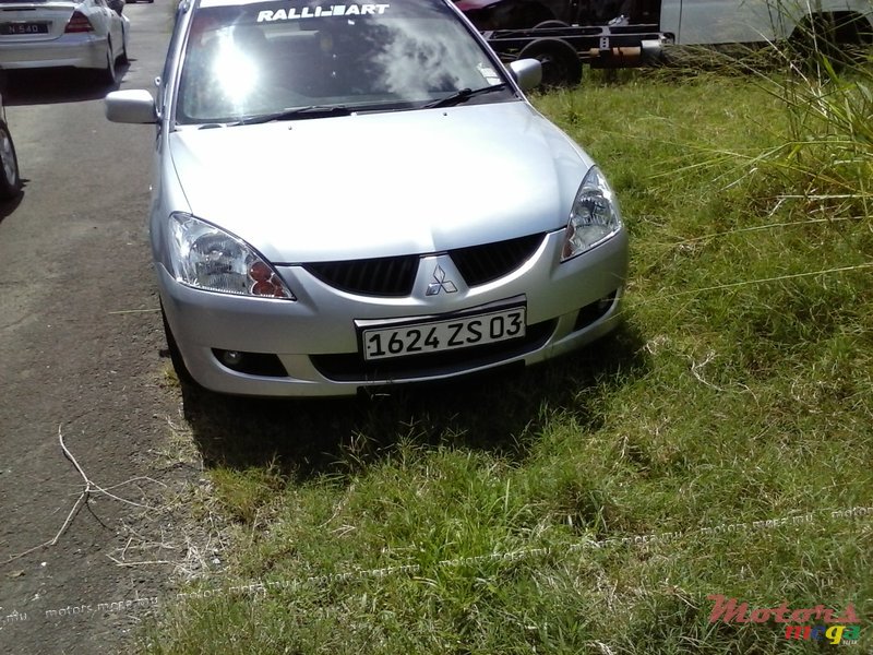 2003' Mitsubishi Lancer GLX photo #2