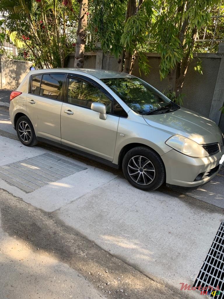 2007' Nissan Tiida photo #1