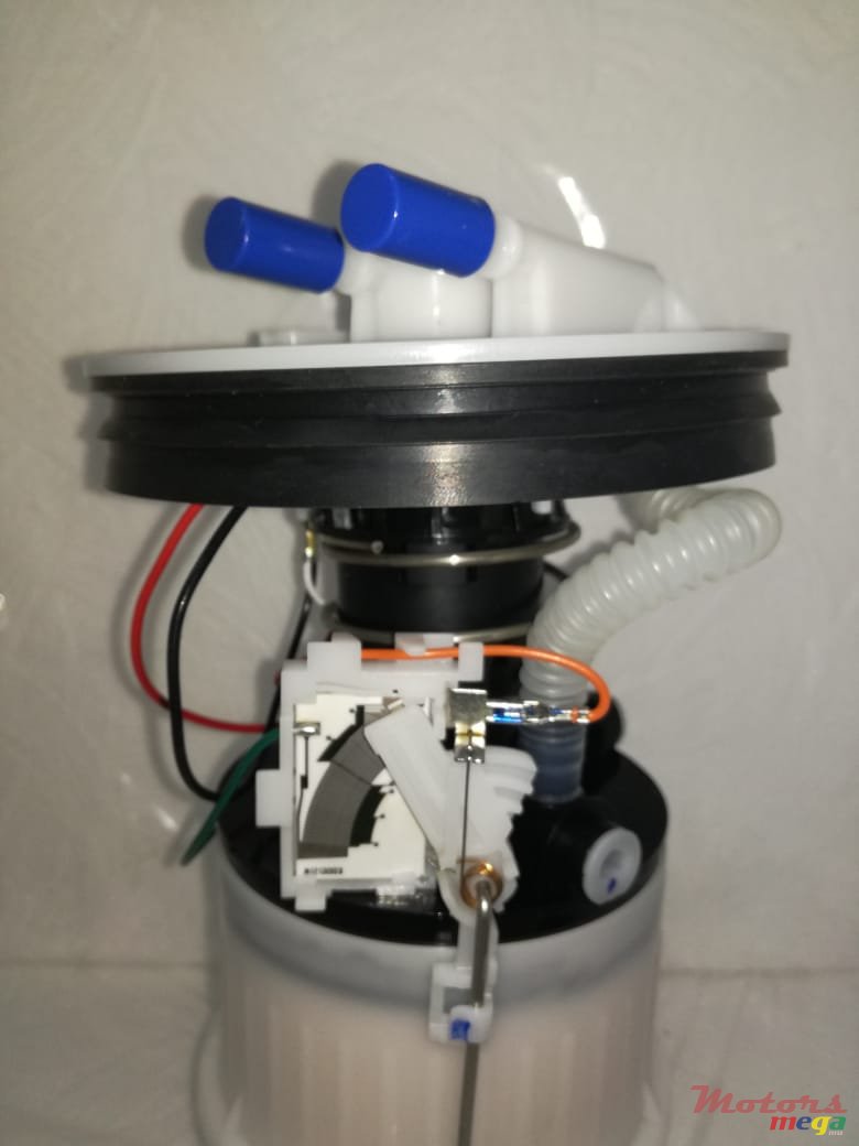 2004' Mazda 2 photo #1