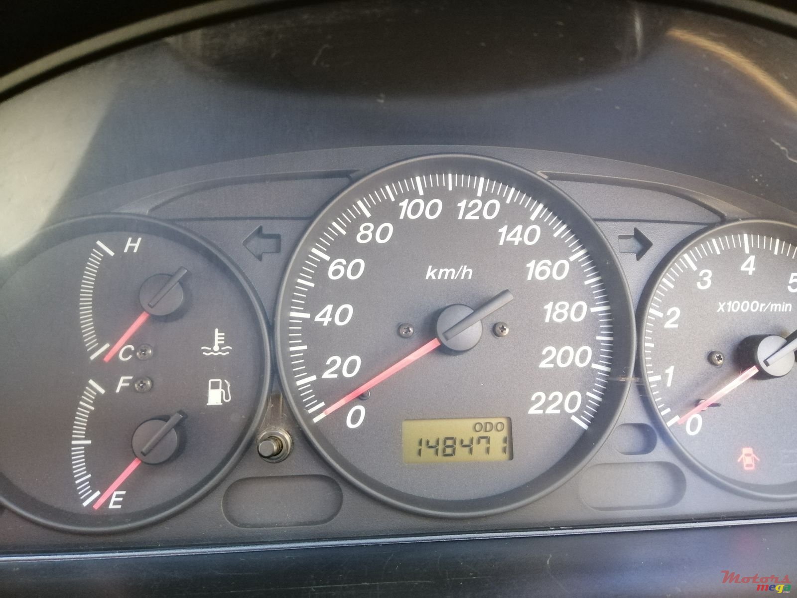 2002' Mazda 323 photo #7