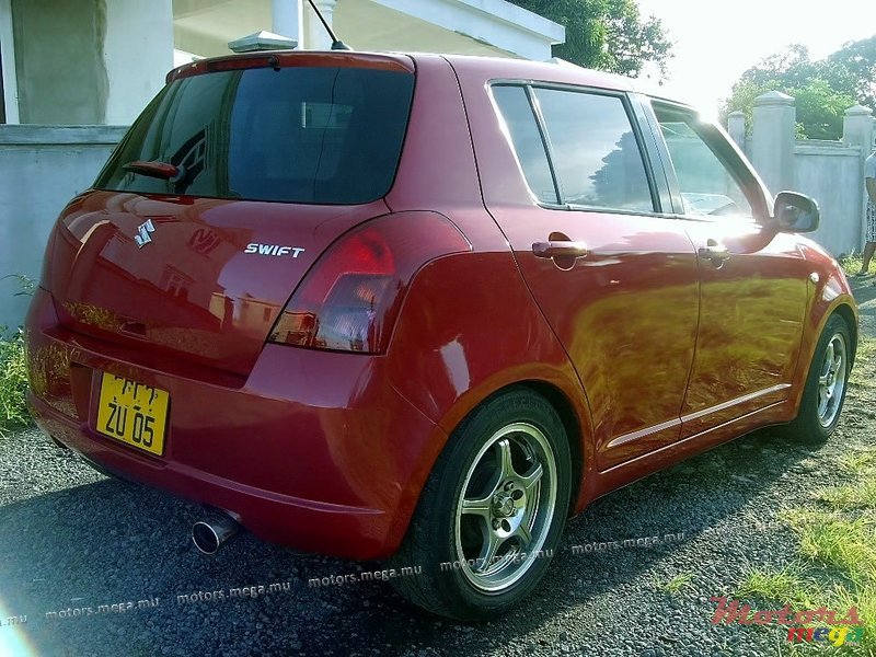 2005' Suzuki Swift photo #3