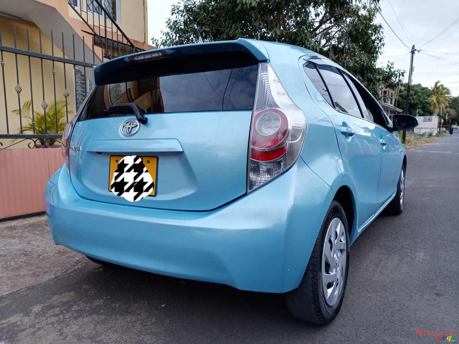 2013' Toyota Aqua photo #3