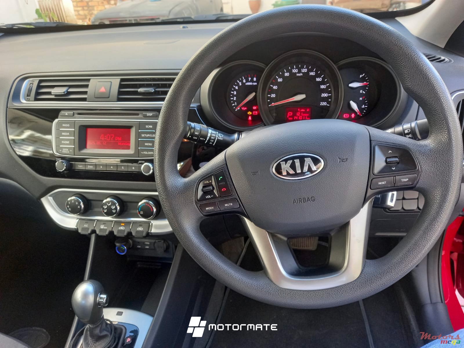 2016' Kia Rio photo #6