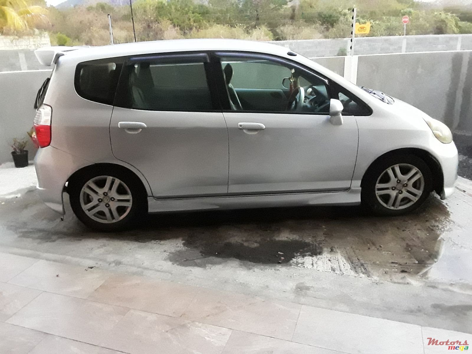 2004' Honda Fit photo #5