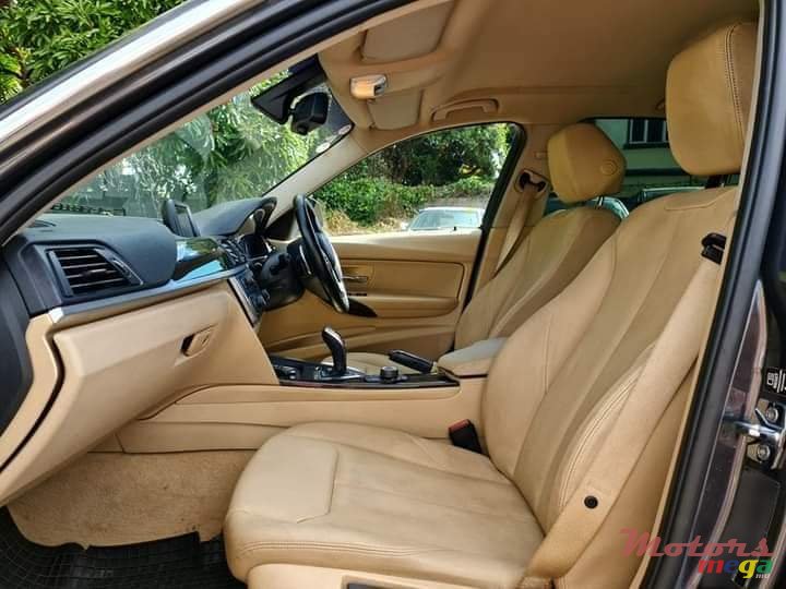 2012' BMW 320 photo #5