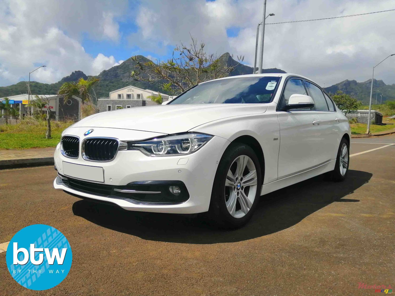 2016' BMW 320 photo #2