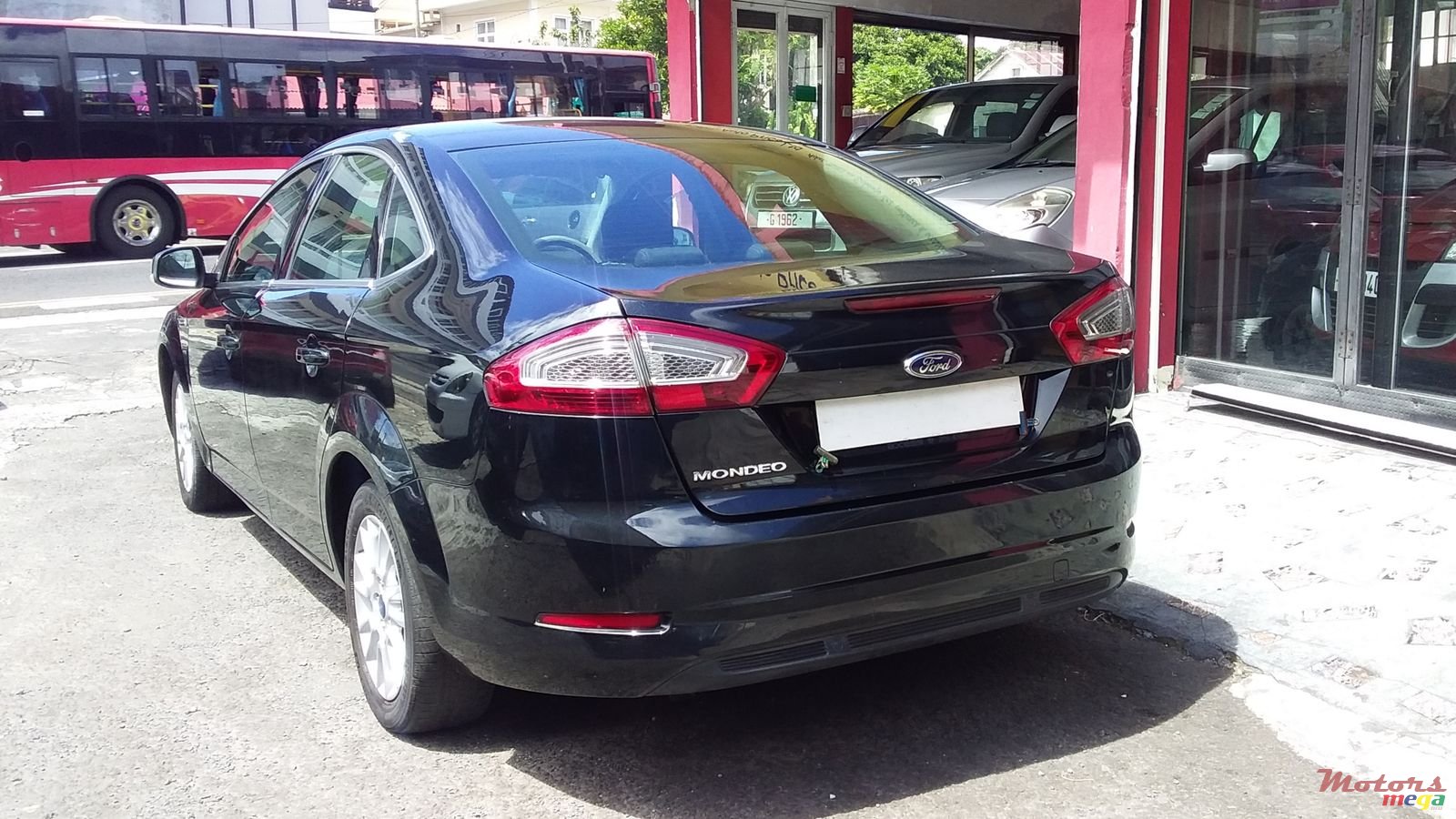 2012' Ford Mondeo photo #4