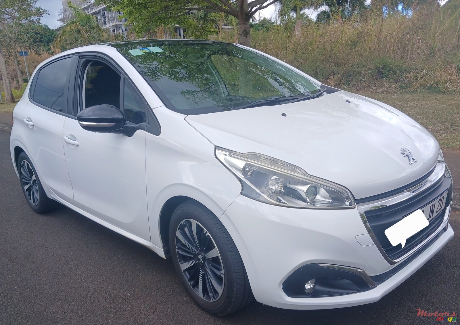 2020' Peugeot 208 photo #6