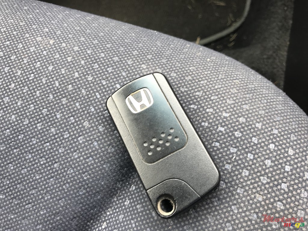 2010' Honda Fit photo #4