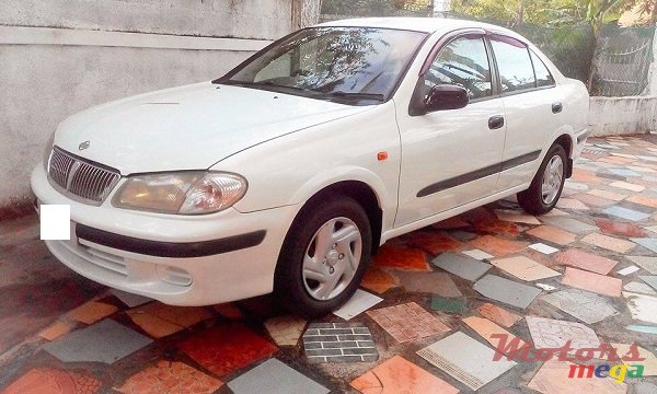 2001' Nissan Sunny photo #1