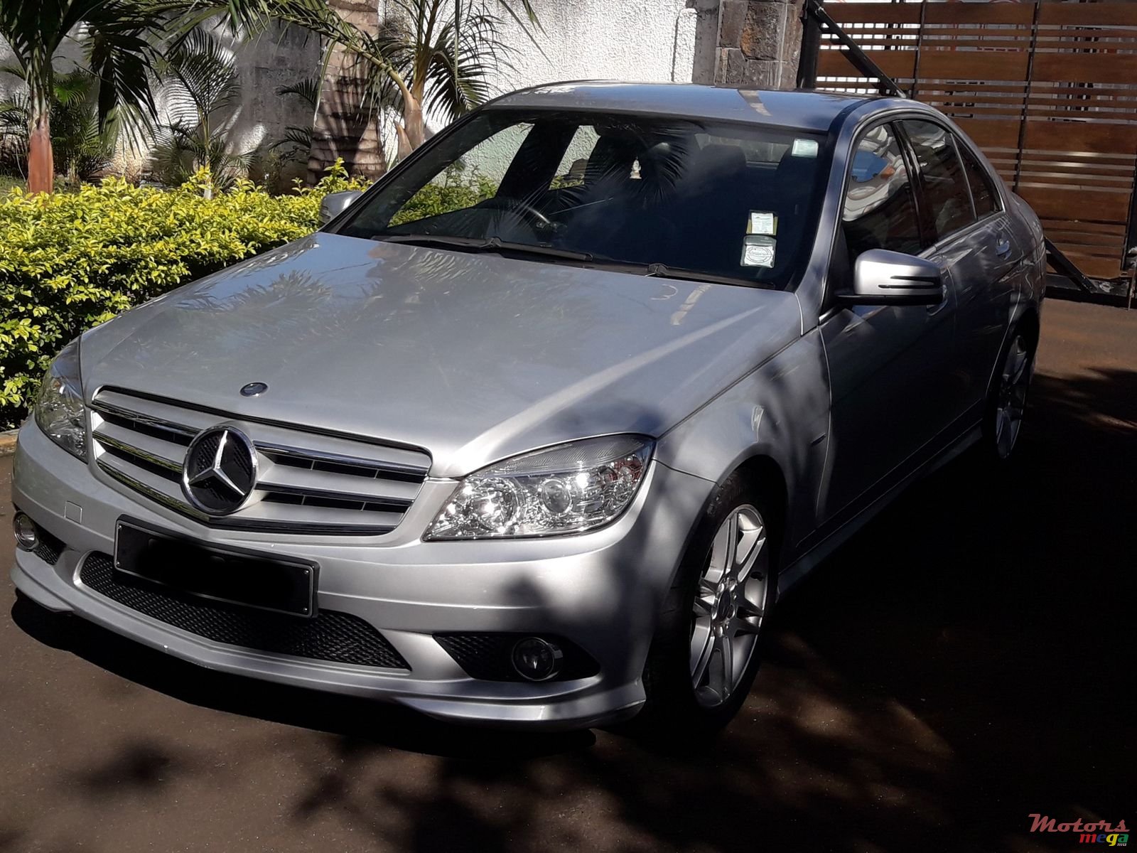 2009' Mercedes-Benz 220 sports photo #1