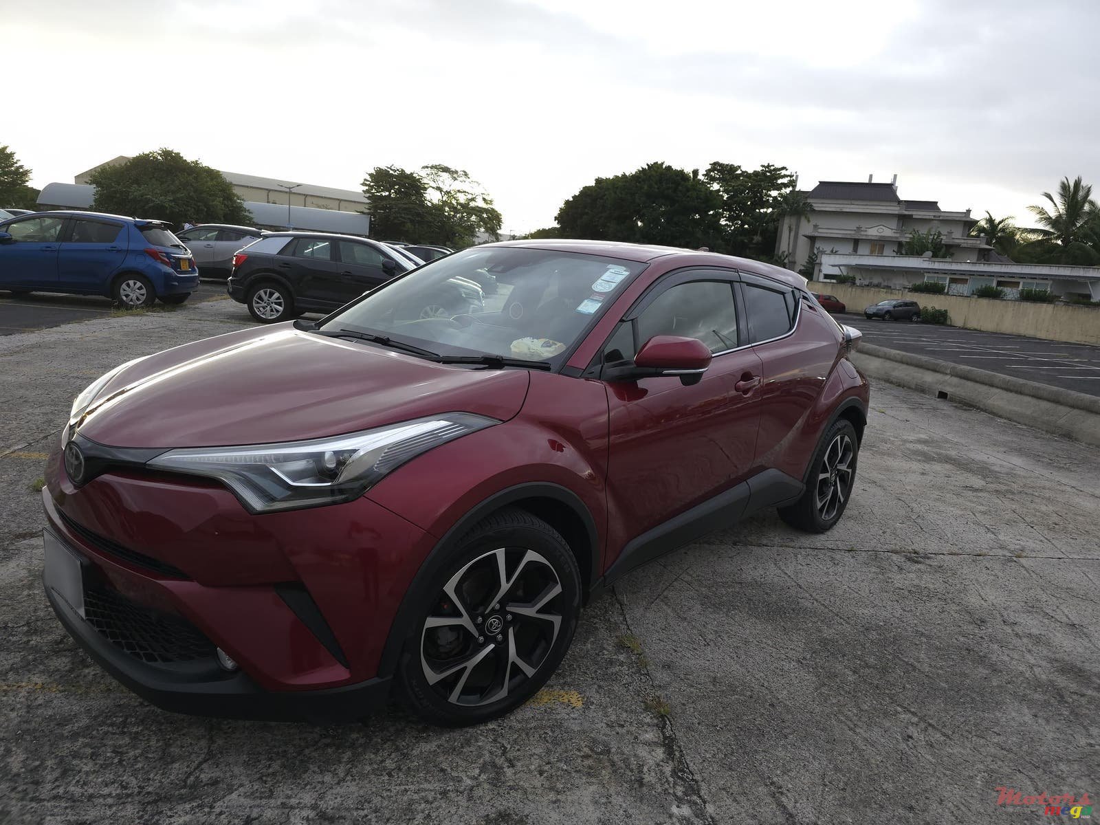 2017' Toyota C-HR photo #3