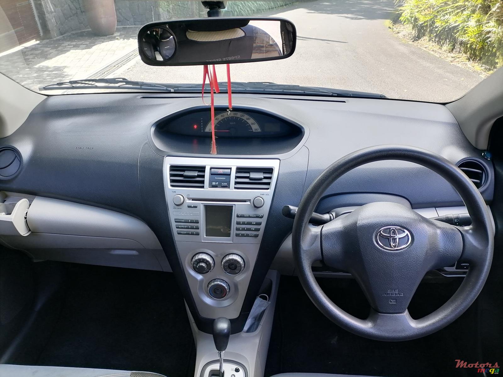 2007' Toyota Belta photo #7