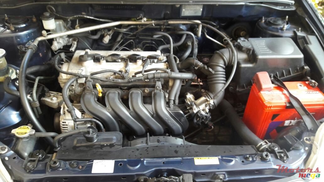 2004' Toyota Corolla photo #2