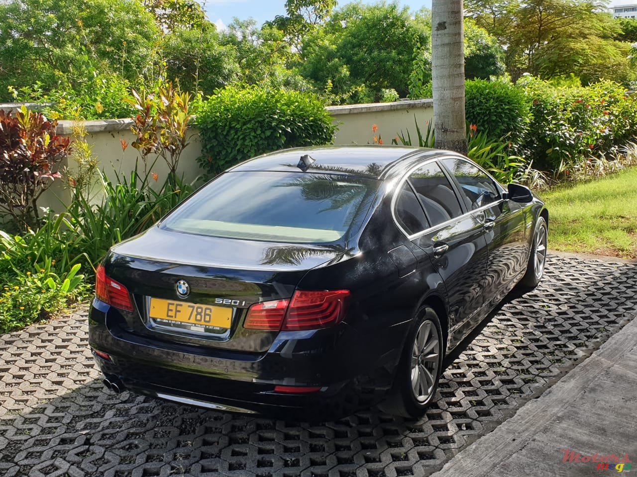 2016' BMW 520 photo #1