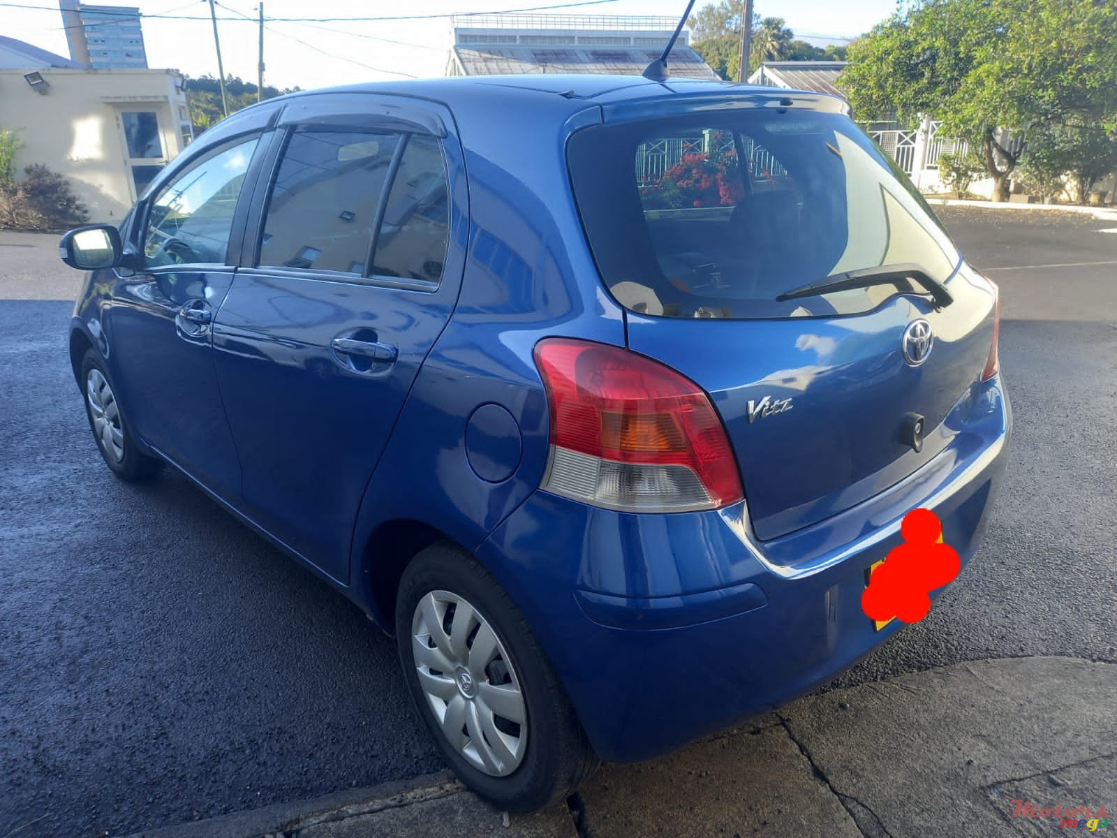 2009' Toyota Vitz photo #4