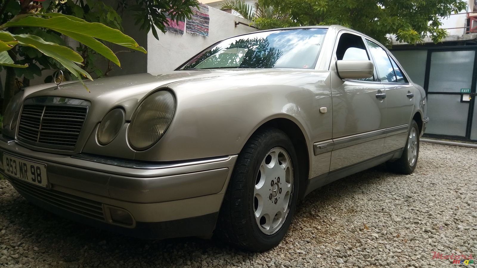 1998' Mercedes-Benz E-Class E300 turbodiesel Elegance photo #1