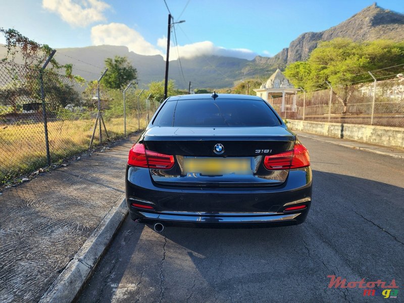 2018' BMW 318 photo #4