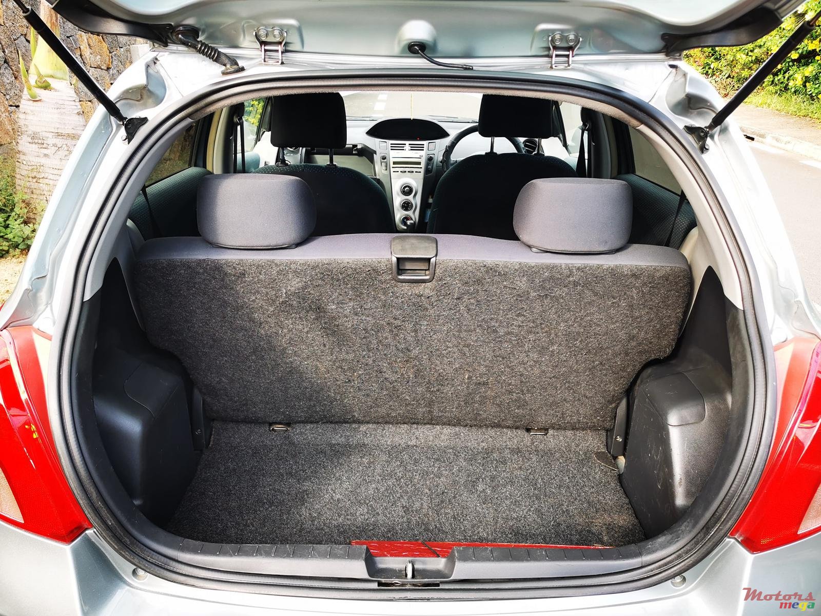 2006' Toyota Vitz 1.0L photo #6