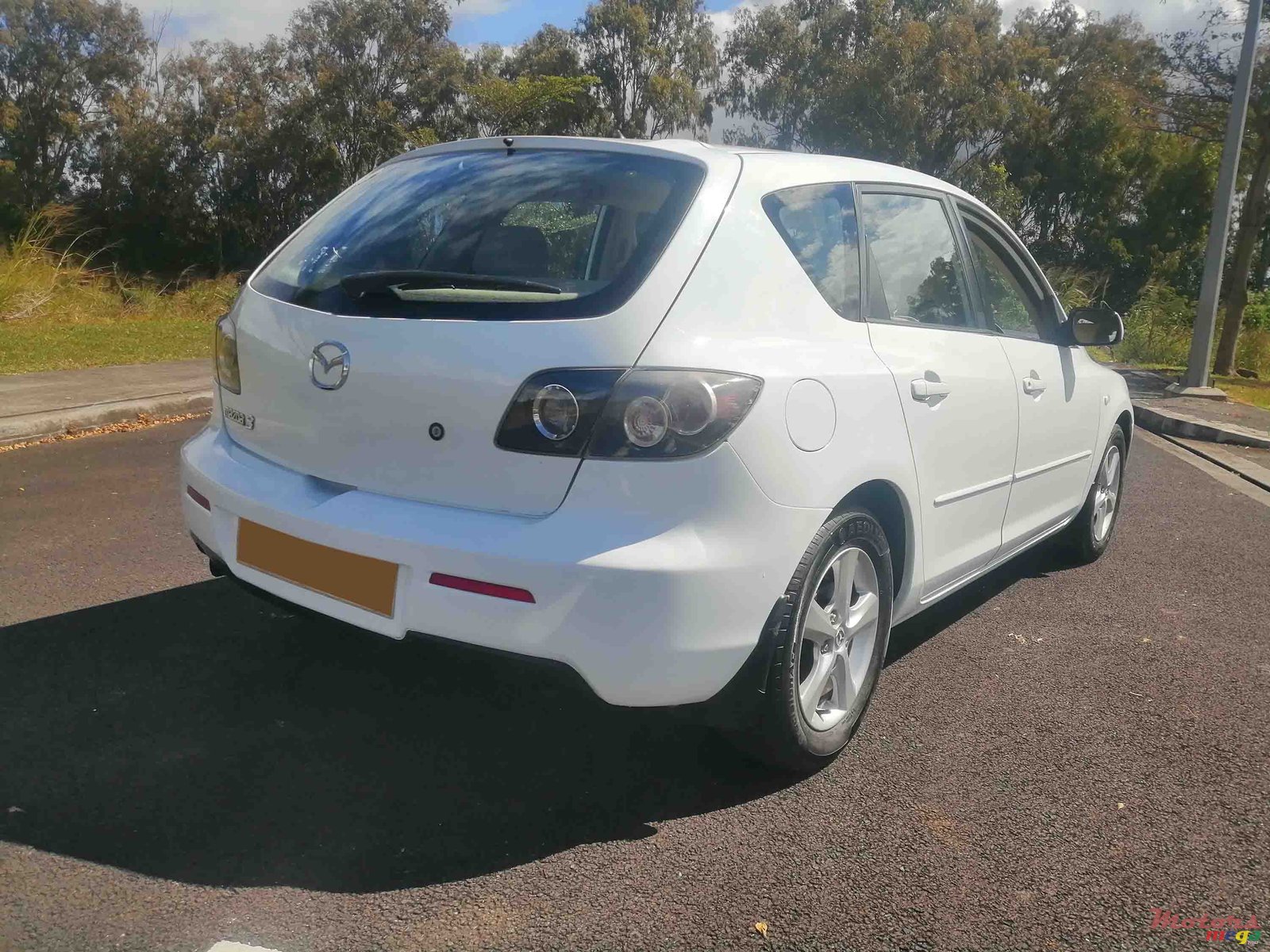 2007' Mazda 3 photo #3