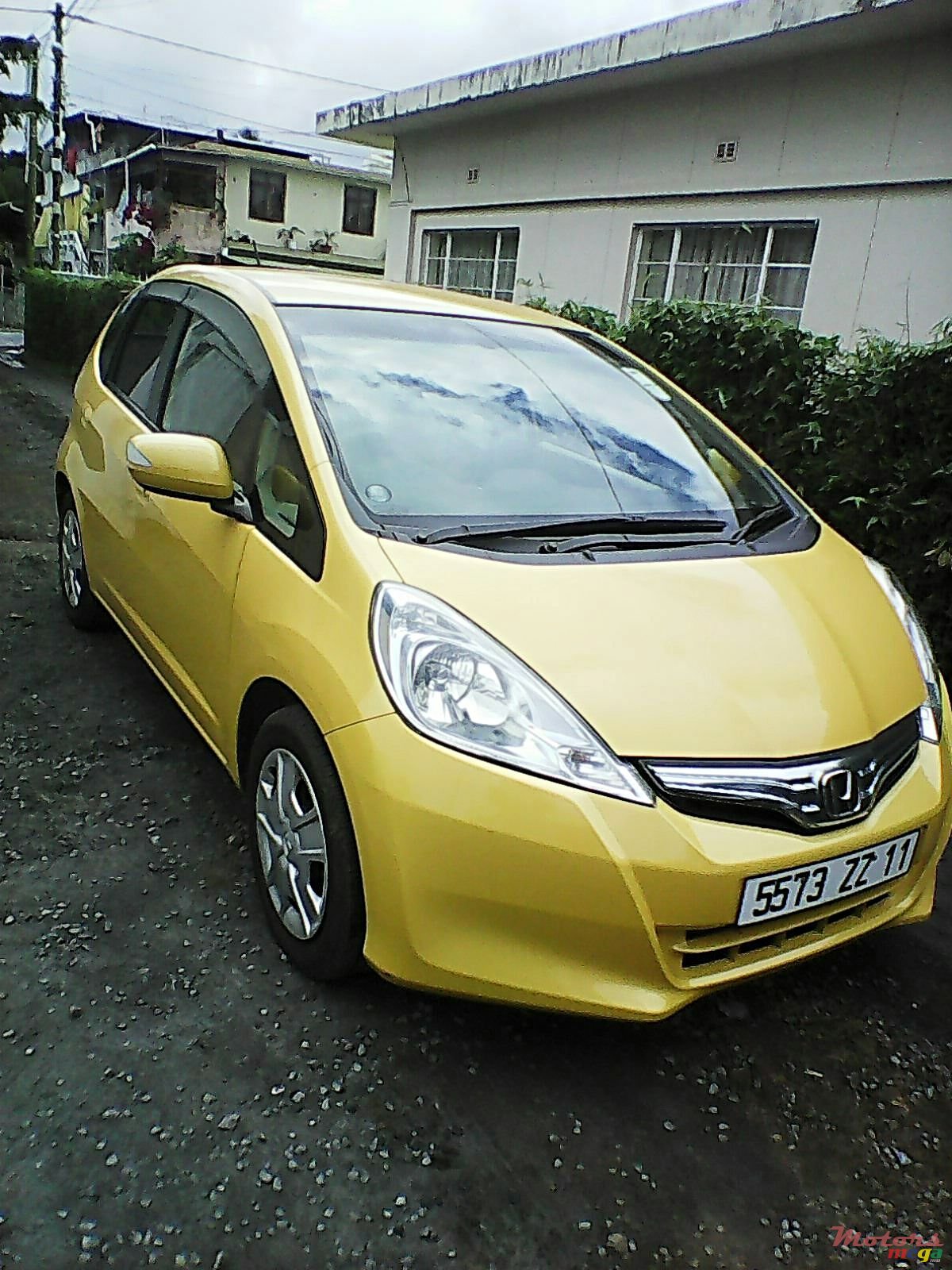 2011' Honda Fit Hybrid photo #1