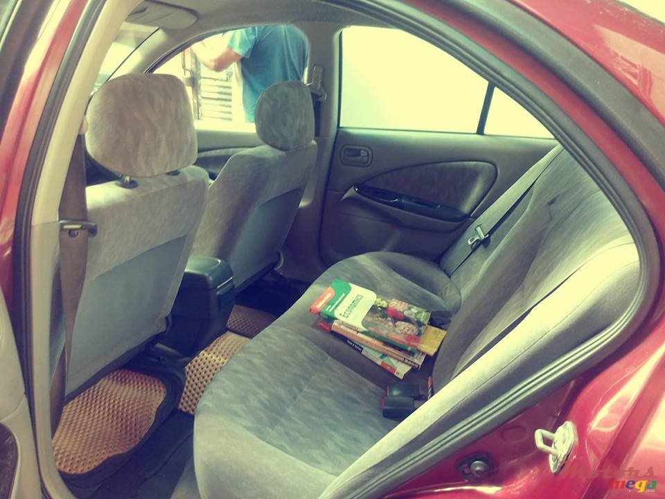 2001' Nissan Sunny photo #3