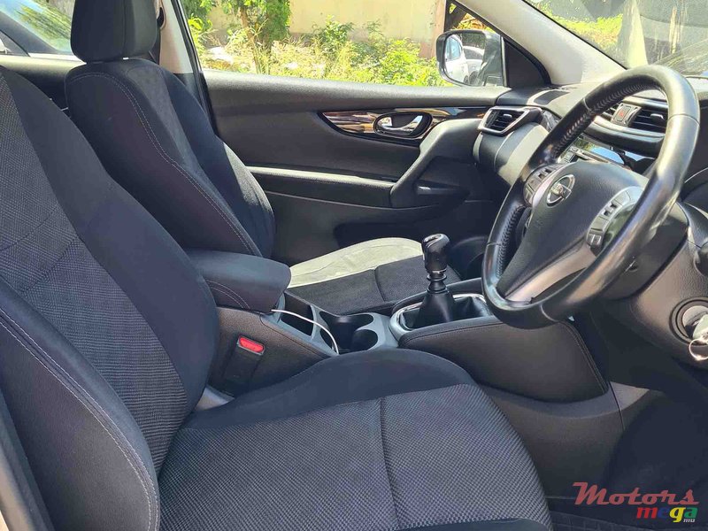 2015' Nissan Qashqai photo #5