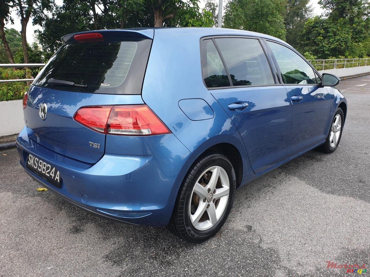 2015' Volkswagen Golf photo #2