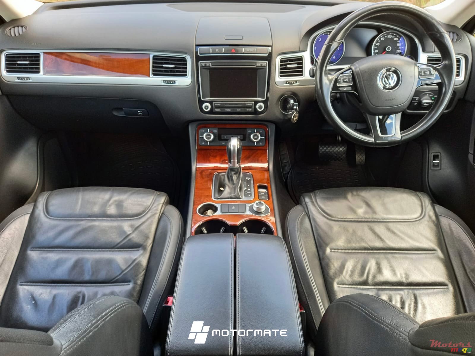 2015' Volkswagen Touareg 2 TDI photo #6