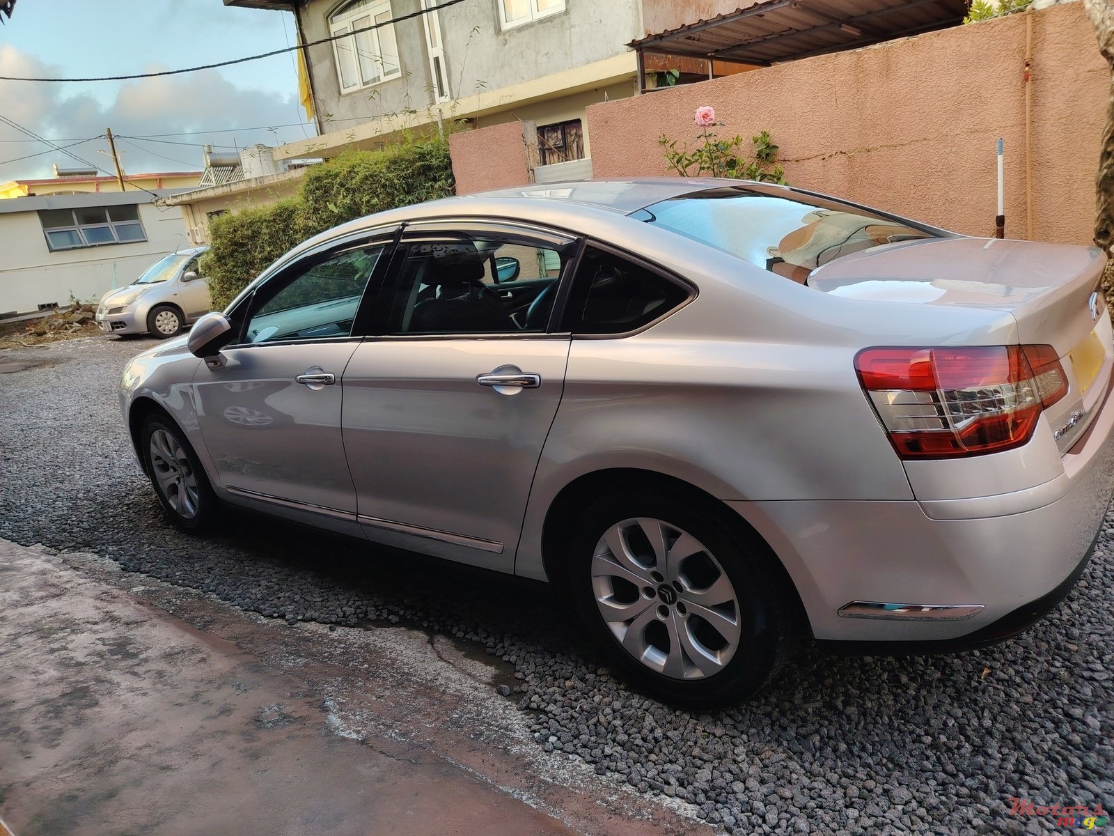 2011' Citroen C5 photo #4