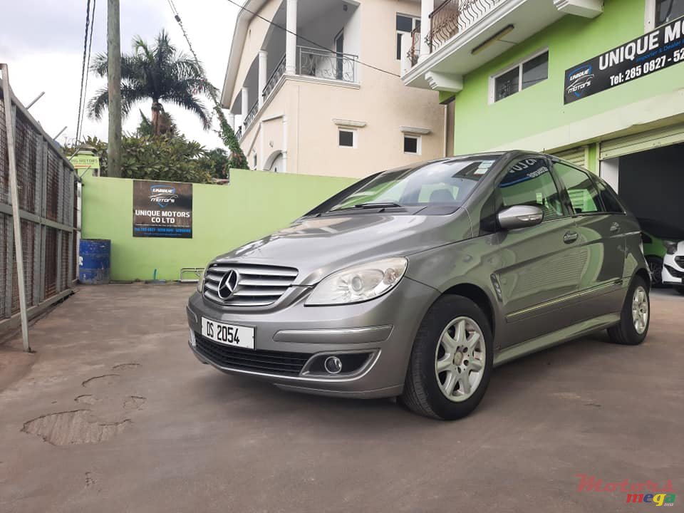 2008' Mercedes-Benz B 150 photo #2