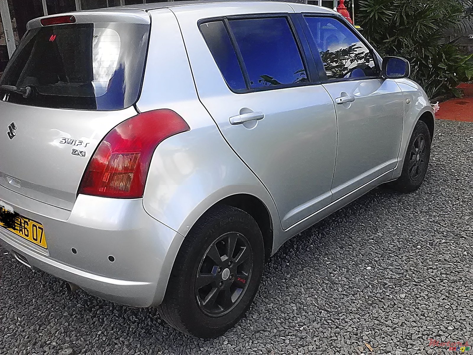 2007' Suzuki Swift photo #1