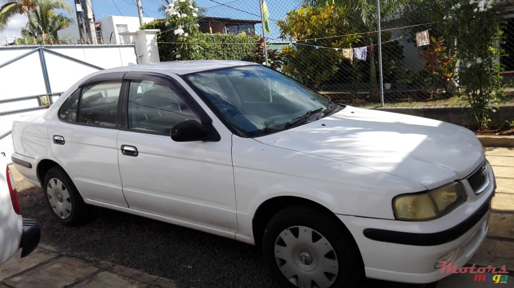 1999' Nissan Sunny photo #1