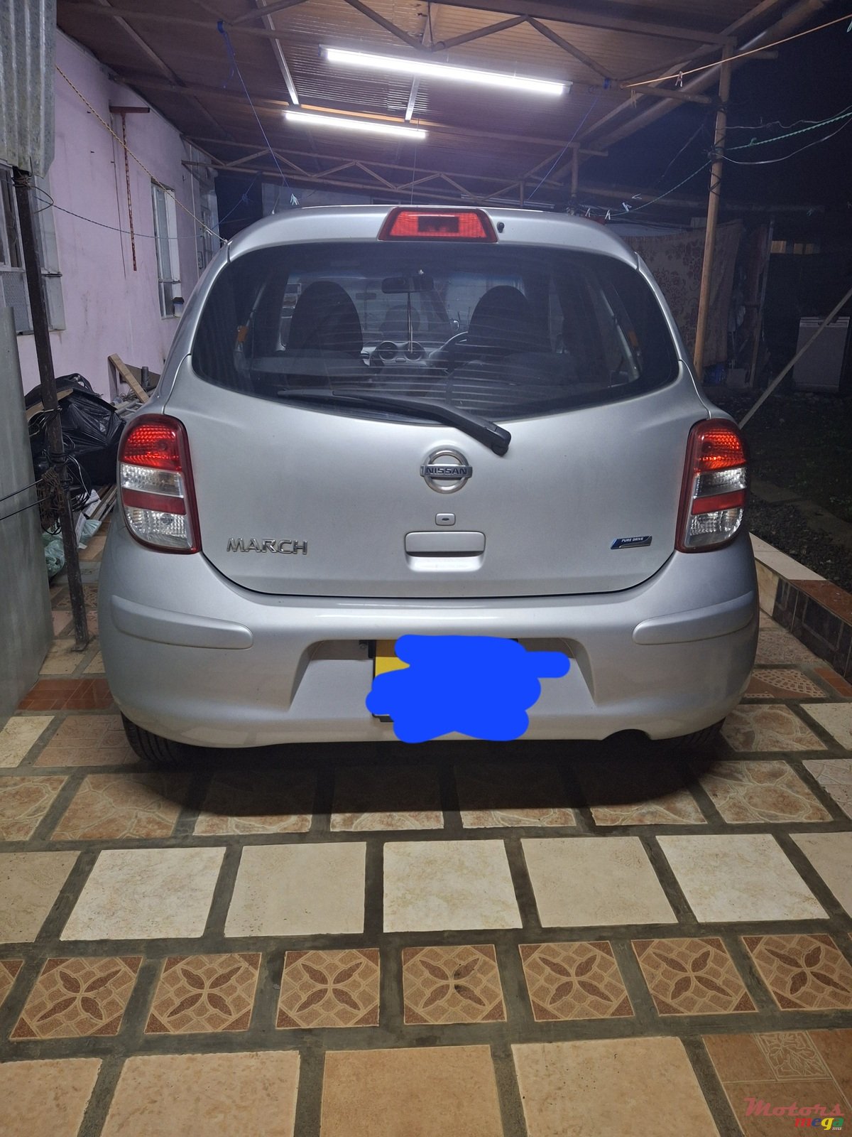 2011' Nissan photo #1