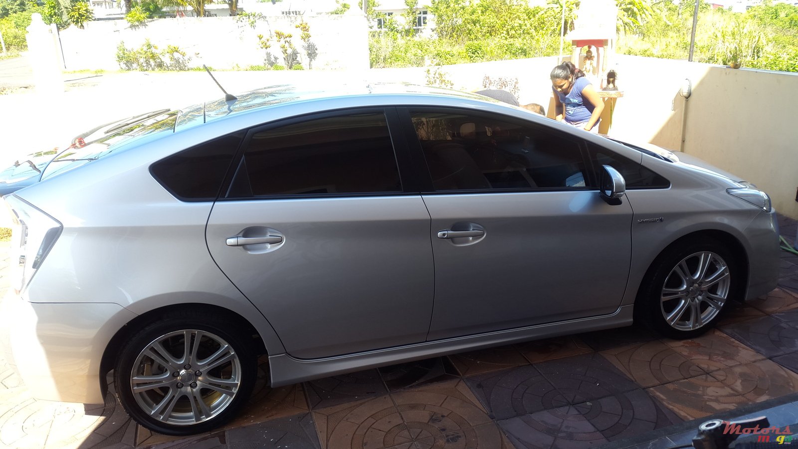 2011' Toyota Prius photo #6