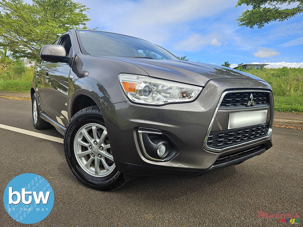 2015' Mitsubishi ASX photo #1