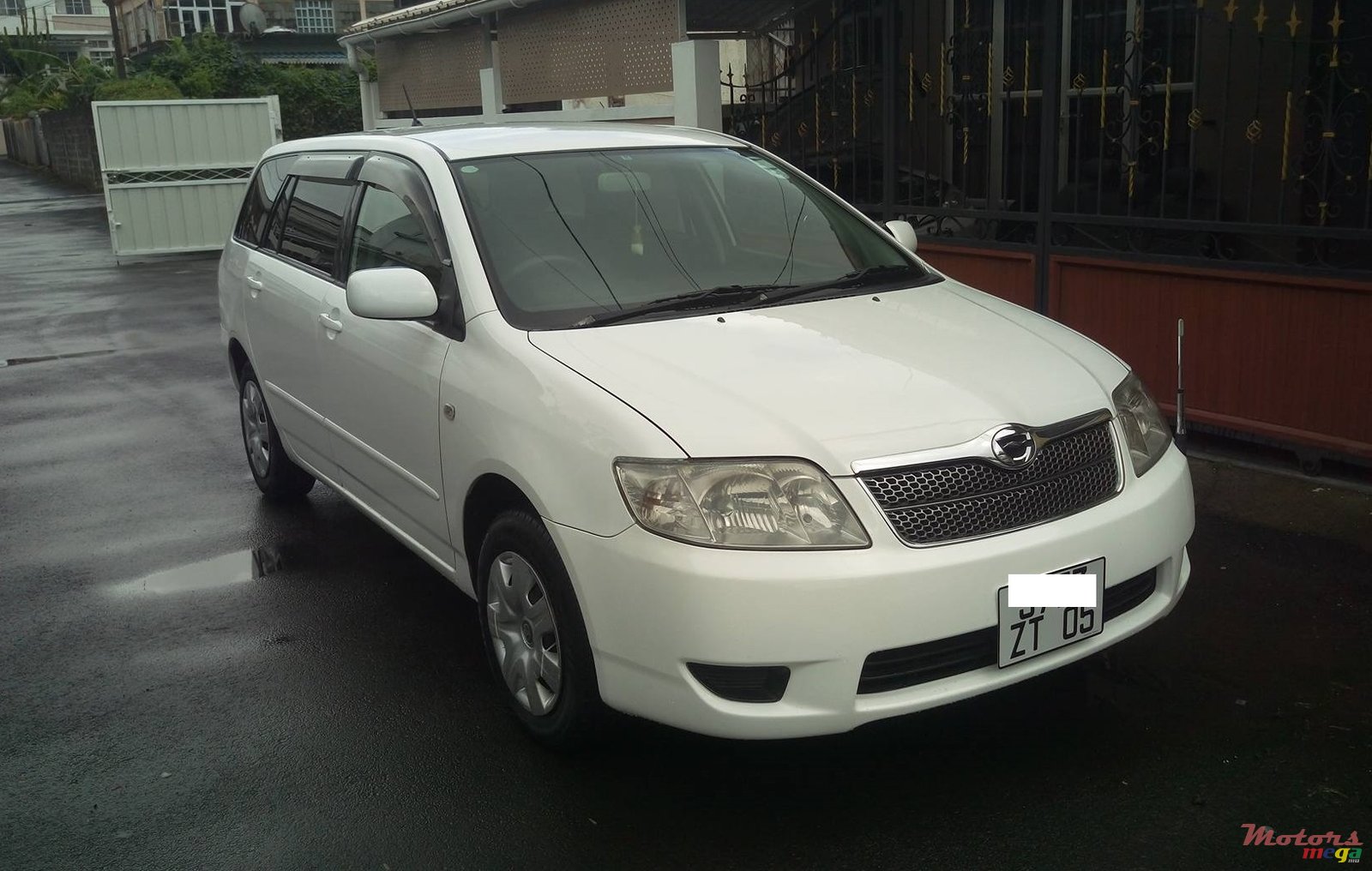 2005' Toyota Fileder G-Edition photo #1