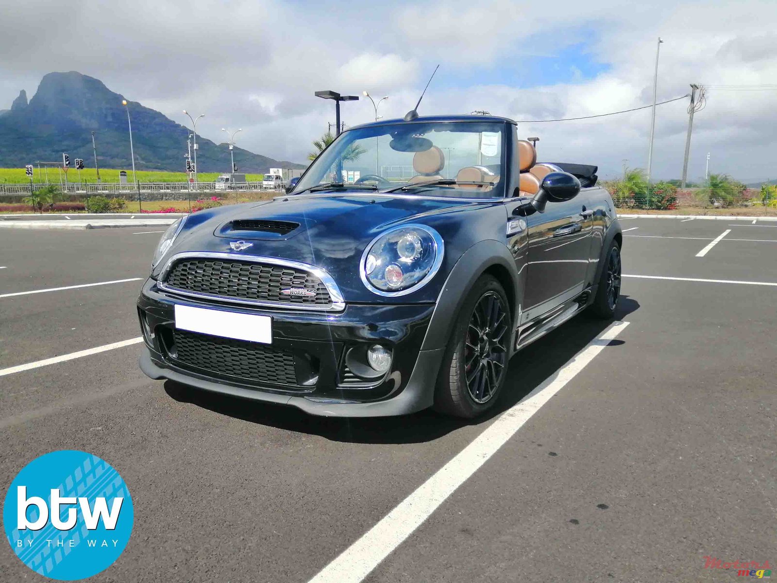 2014' MINI Cooper S photo #2