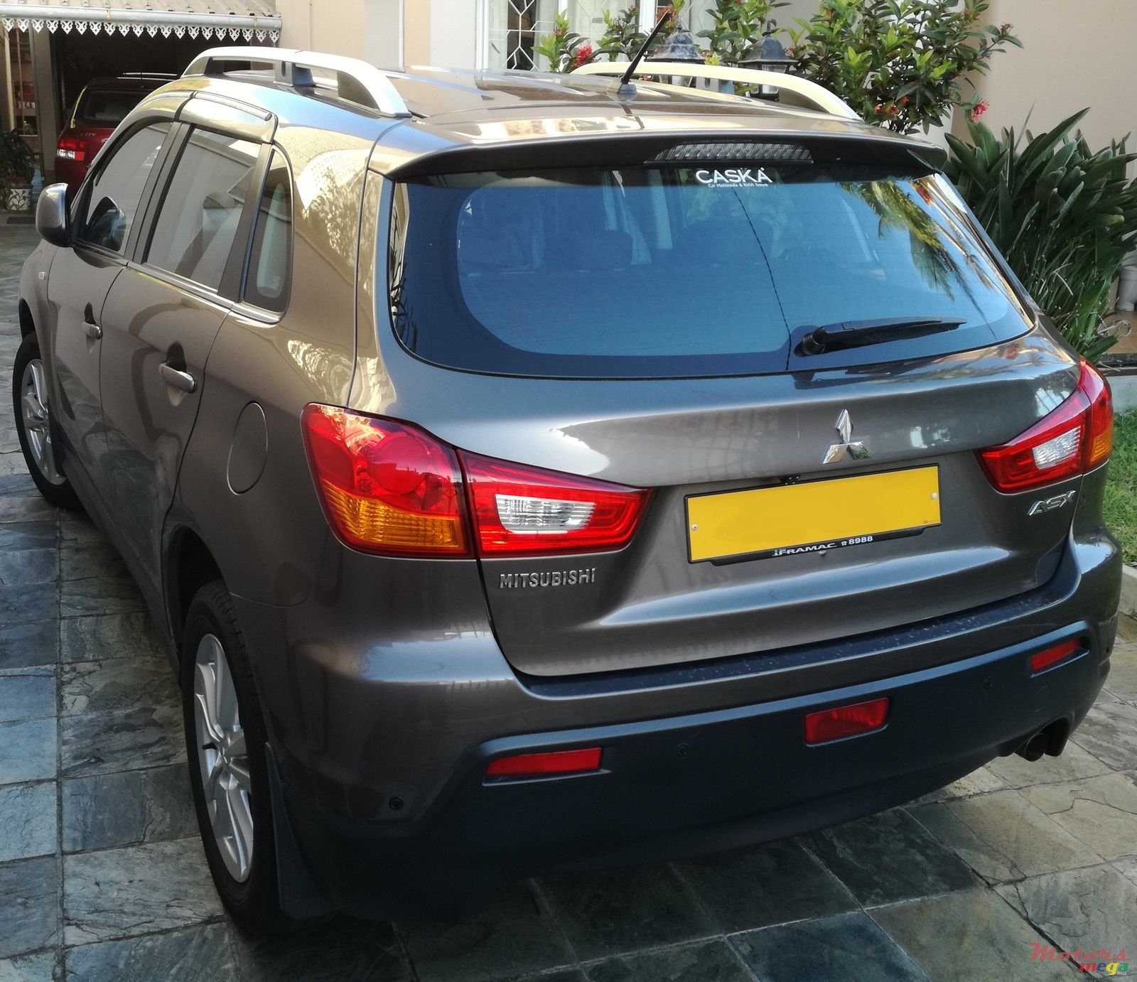 2012' Mitsubishi ASX photo #4